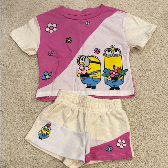 Pink and White Minions Kids Outfit - Picture 1 of 6